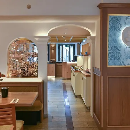 酒店 路德维格酒店 3*